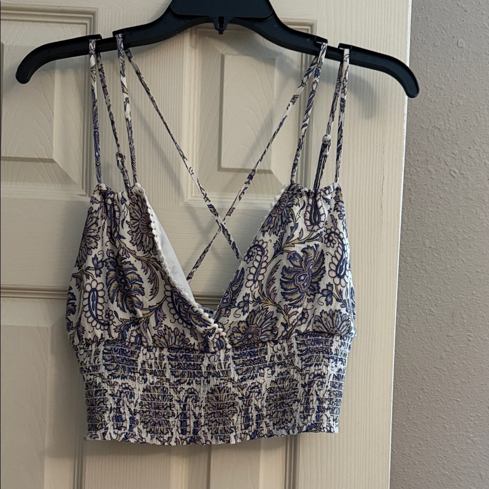 American Eagle Outfitters Blue and White Floral Crop Top